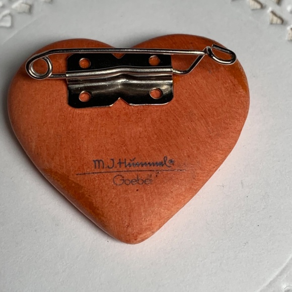 Vintage Brooches, Hummel & Hantiques, Lot of 3 - Picture 12 of 16